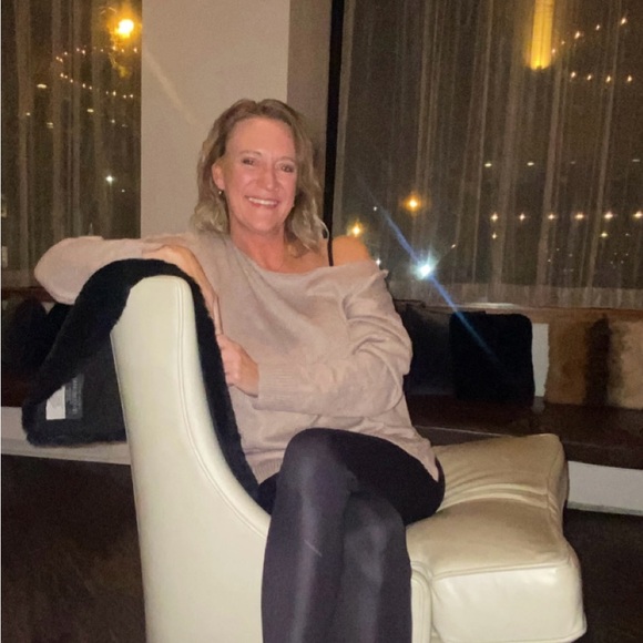 Meet your Posher, Becky - Picture 1 of 1